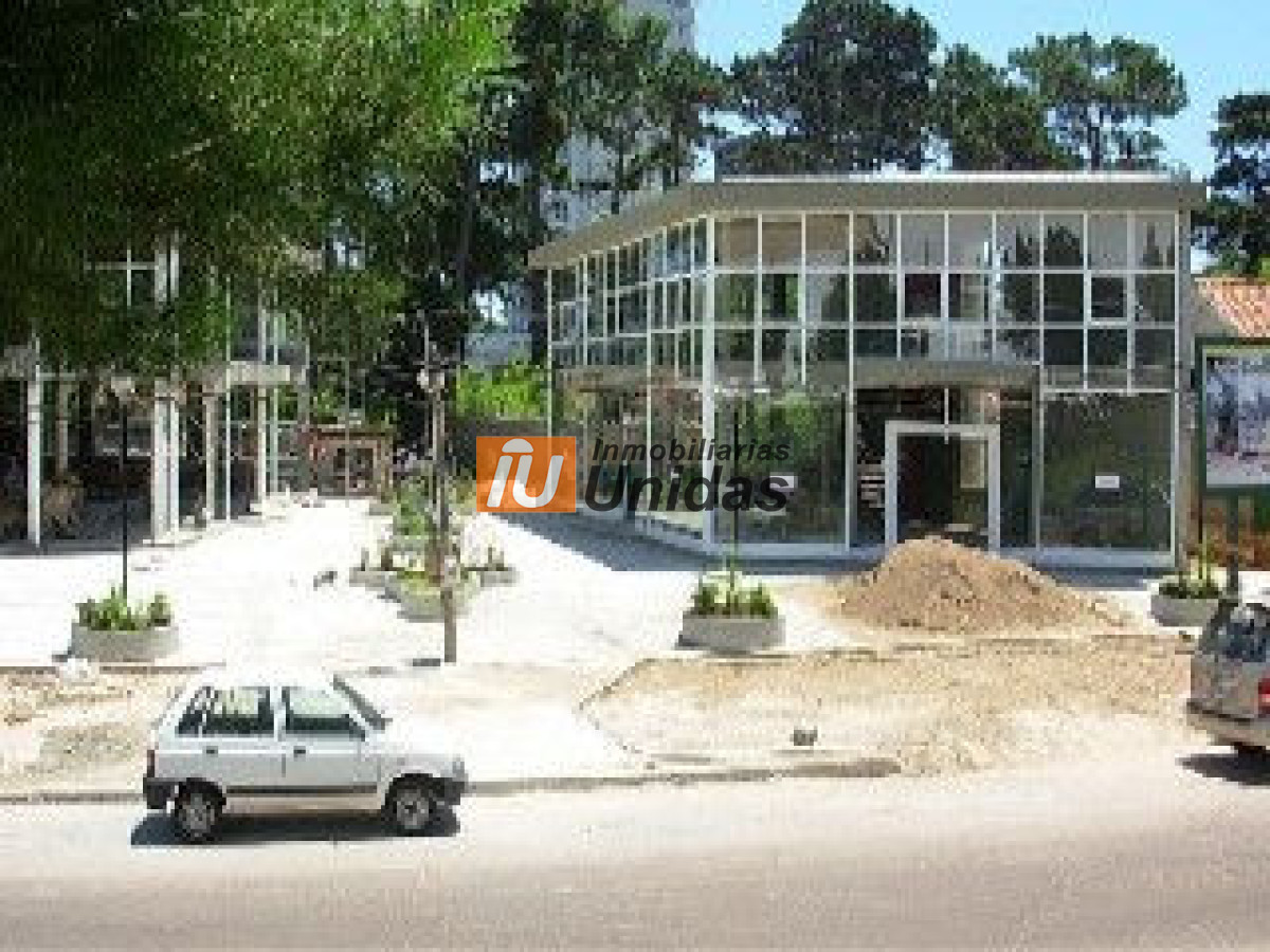 Local Comercial ID.234556 - Local en Punta del Este, Roosevelt