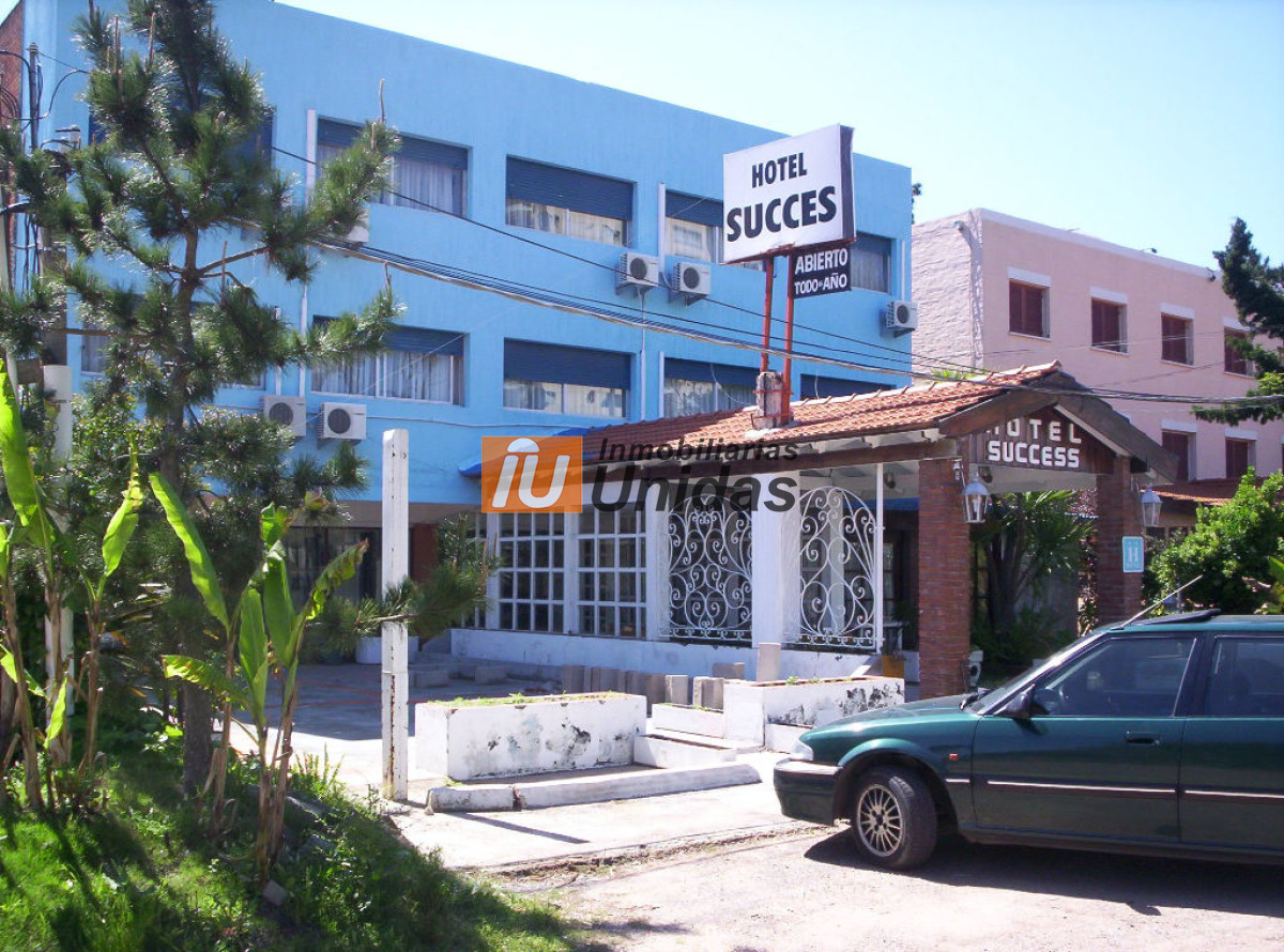 Local Comercial ID.234571 - Local en Punta del Este, Roosevelt