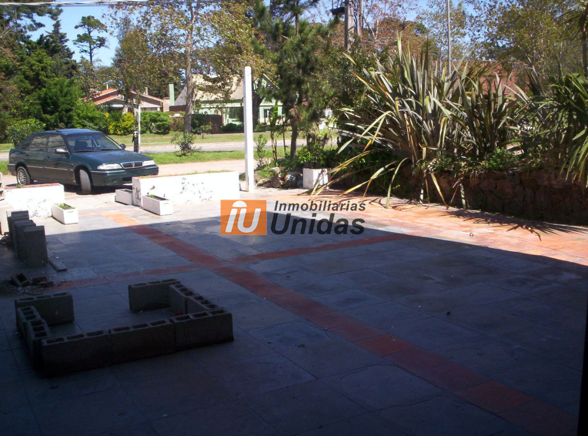 Local Comercial ID.234571 - Local en Punta del Este, Roosevelt