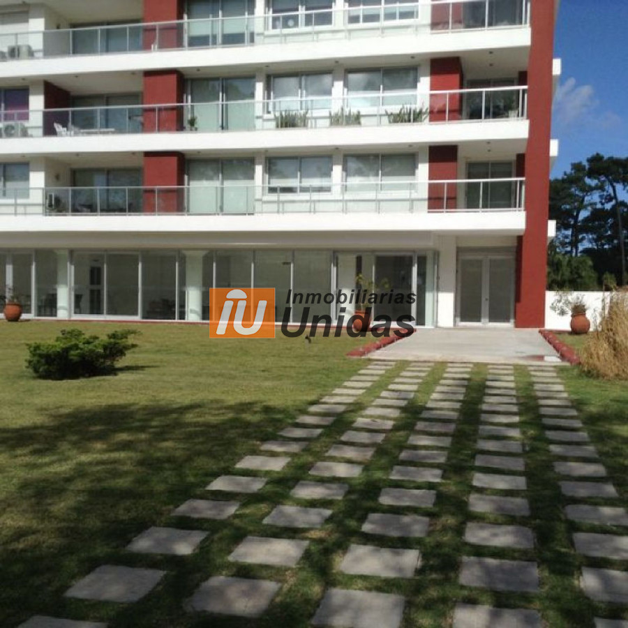 Local Comercial ID.234602 - Local en Punta del Este, Roosevelt