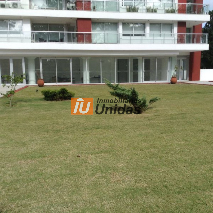 Local Comercial ID.234602 - Local en Punta del Este, Roosevelt
