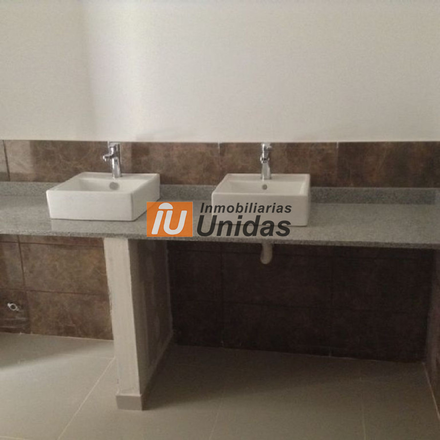 Local Comercial ID.234602 - Local en Punta del Este, Roosevelt