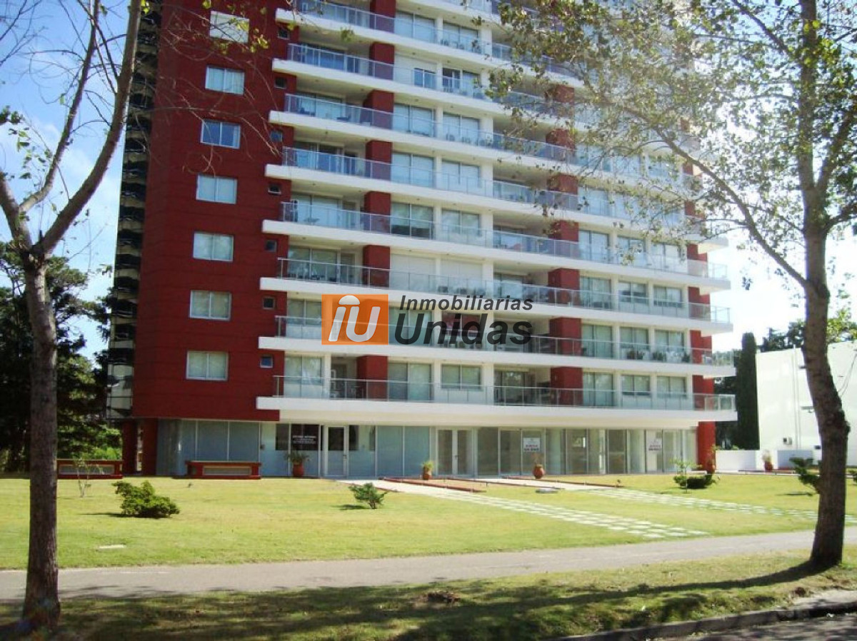 Local Comercial ID.234602 - Local en Punta del Este, Roosevelt