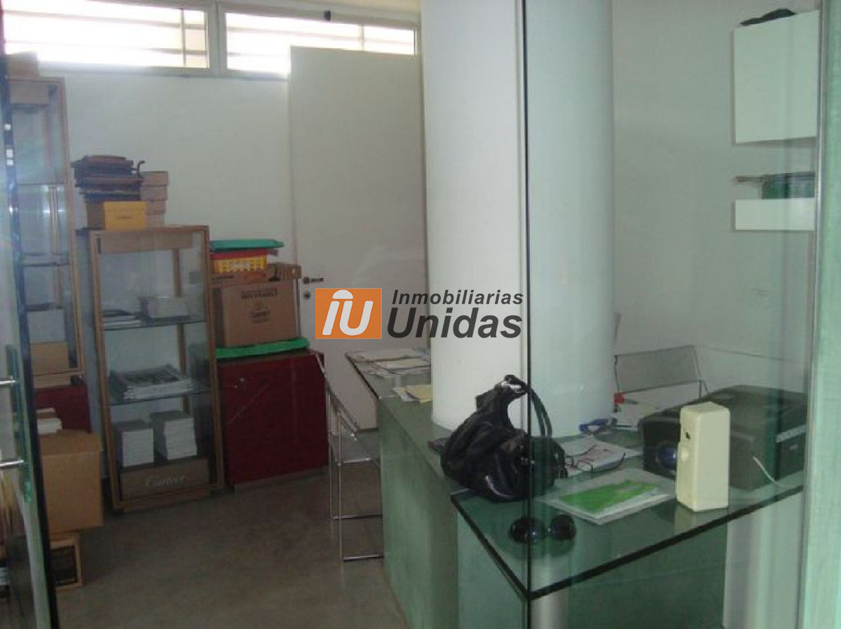 Local Comercial ID.234603 - Local en Punta del Este, Península