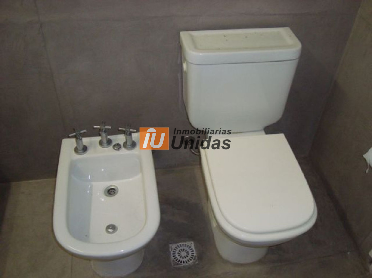 Local Comercial ID.234603 - Local en Punta del Este, Península