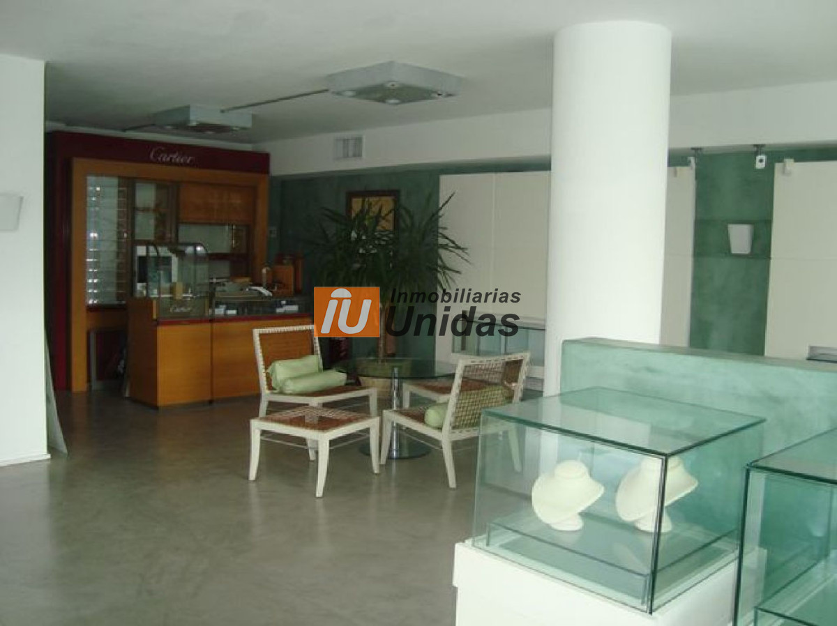 Local Comercial ID.234603 - Local en Punta del Este, Península
