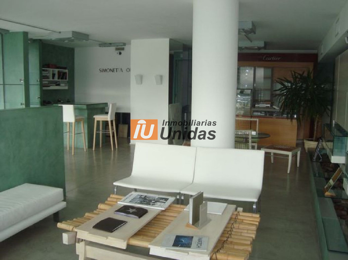 Local Comercial ID.234603 - Local en Punta del Este, Península