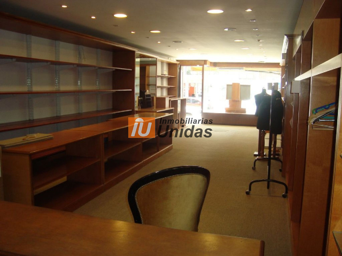 Local Comercial ID.234615 - Local en Punta del Este, Península