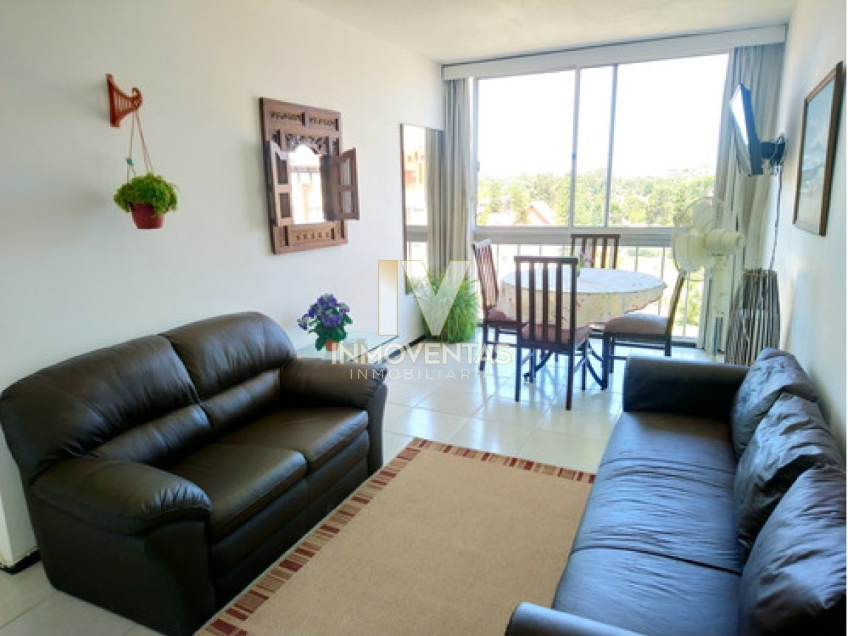 Apartamento ID.3284 - Alquiler Anual Apartamento de 1 dormitorio frente al mar, Playa Mansa 