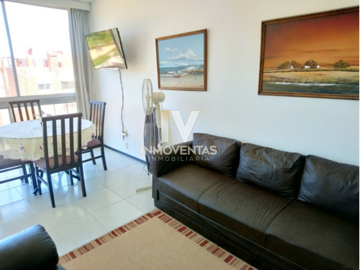 Apartamento ID.3284 - Alquiler Anual Apartamento de 1 dormitorio frente al mar, Playa Mansa 