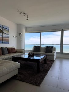 Impresionante apartamento de 2 dormitorios primera linea brava 