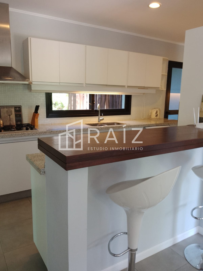 Casa ID.10367 - Casa en alquiler anual barrio privado 