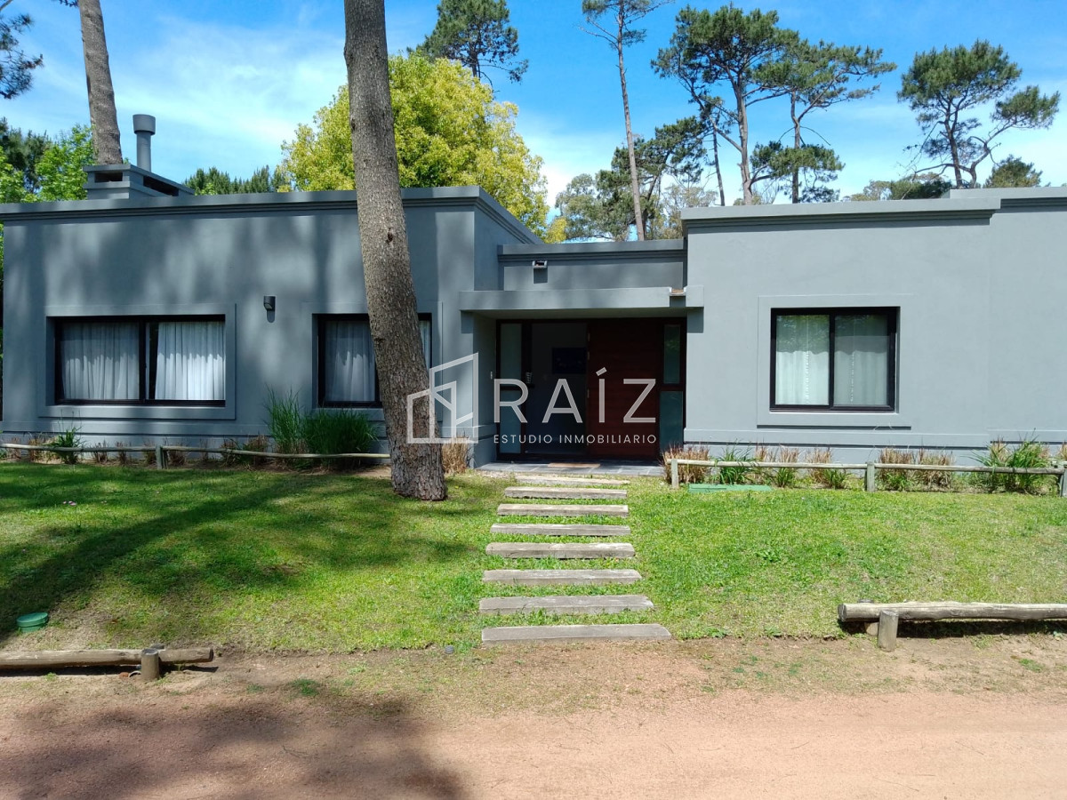 Casa ID.10367 - Casa en alquiler anual barrio privado 