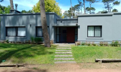 Casa en alquiler anual barrio privado