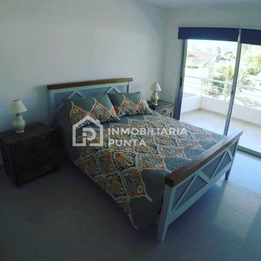 https://ri.com.uy/f/262/0/1200/0/0/0/1081bb3f6a4f156a8e4204ee5da242fd.jpg