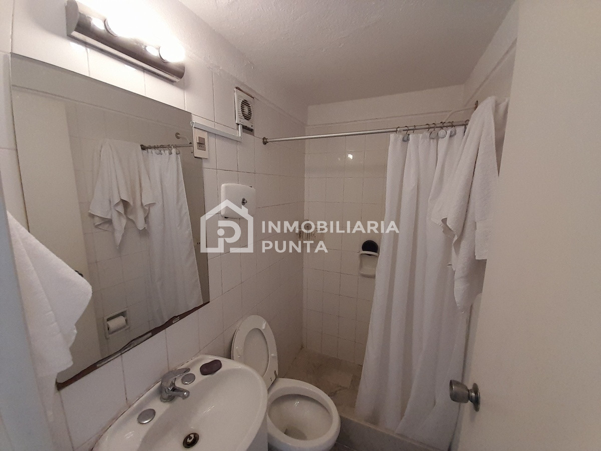 https://ri.com.uy/f/262/0/1200/0/0/0/2b854e3cd42f31033f0f99044795b11e.jpg