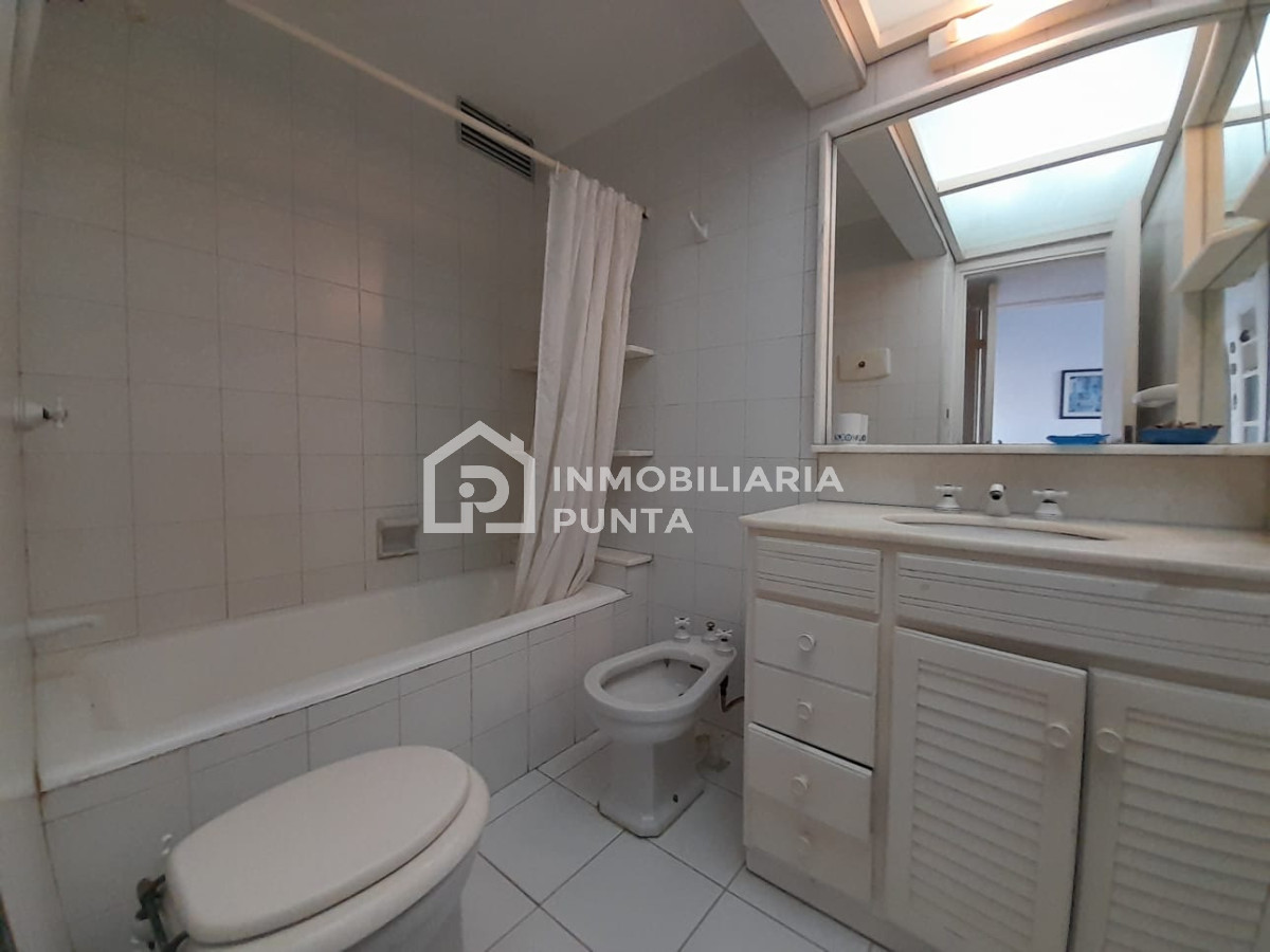 https://ri.com.uy/f/262/0/1200/0/0/0/4bf9f708ea4cb4a772d14f19c252e58f.jpg