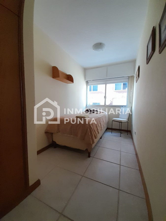 https://ri.com.uy/f/262/0/1200/0/0/0/6bd4909c5d63ffe06bf4dfd7ab68c07e.jpg