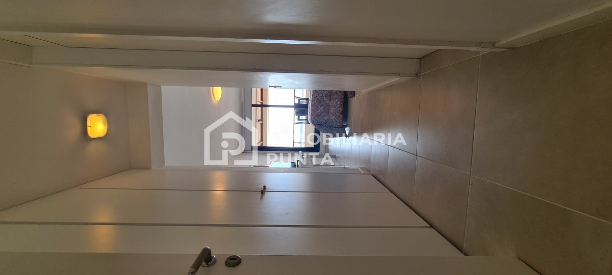 https://ri.com.uy/f/262/0/1200/0/0/0/b509995c54b9143f673a1191d63da30f.jpg