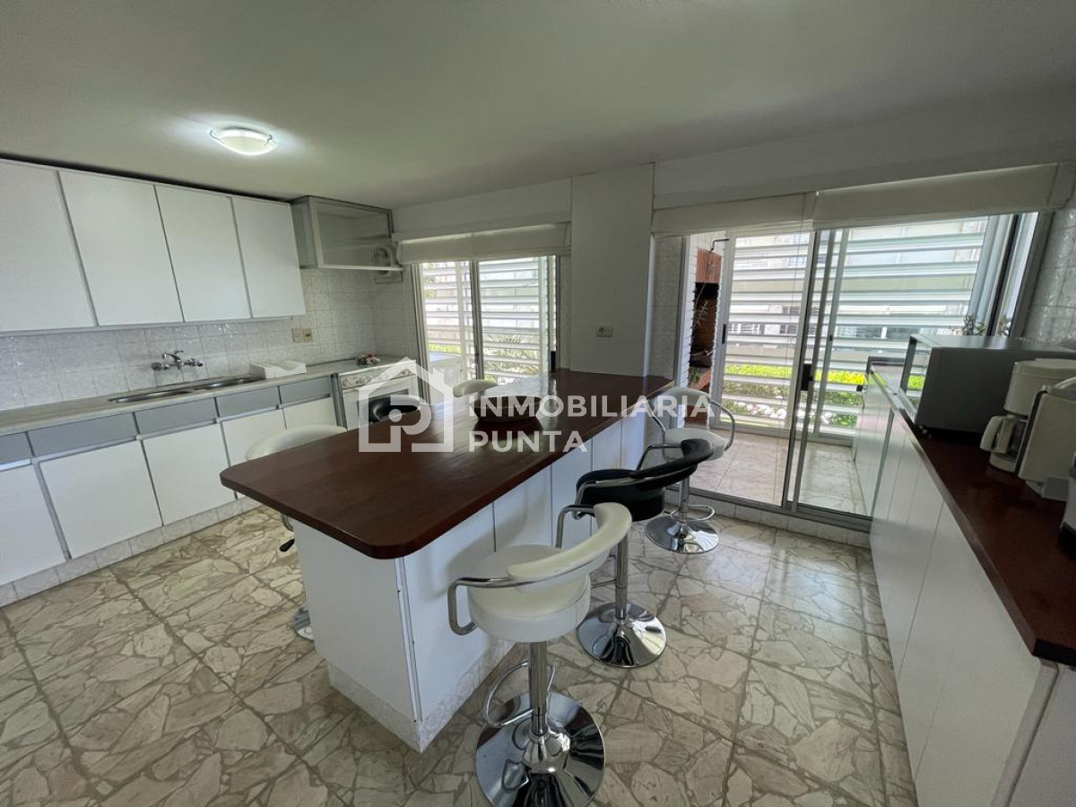 https://ri.com.uy/f/262/0/1200/0/0/0/b7f37da866e2316fc0a1fb52a2a13d52.jpg
