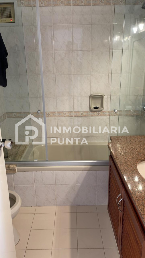 https://ri.com.uy/f/262/0/1200/0/0/0/bf320e3bde8febd9c9b935e1512331f0.jpg
