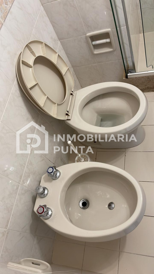 https://ri.com.uy/f/262/0/1200/0/0/0/bfb4d0e12edf1d627dc1037c090a3d38.jpg