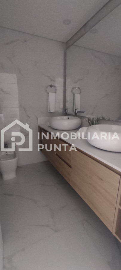 https://ri.com.uy/f/262/0/1200/0/0/0/cf40464c5b72263de08f978a43379e08.jpg
