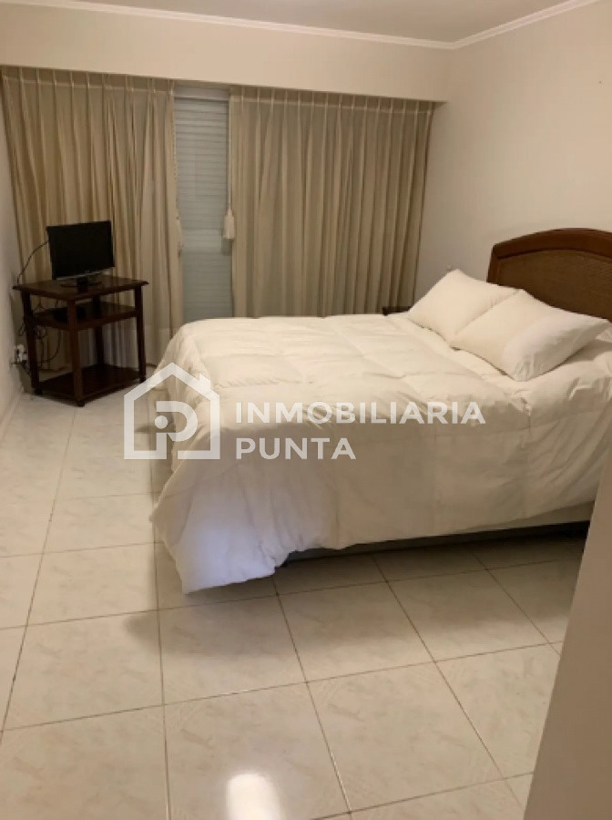 https://ri.com.uy/f/262/0/1200/0/0/0/dcb278705de845863091aafda7054f5d.jpg
