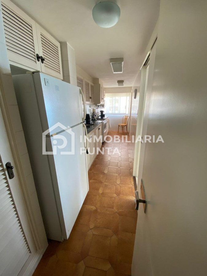 https://ri.com.uy/f/262/0/1200/0/0/0/eb1c041b2ac7886e0ceb3b0cba06e4cd.jpg