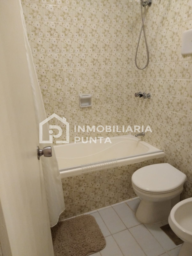 https://ri.com.uy/f/262/0/1200/0/0/0/f0166f2e1e2e1ccf1c12bc1d91ccf901.jpg