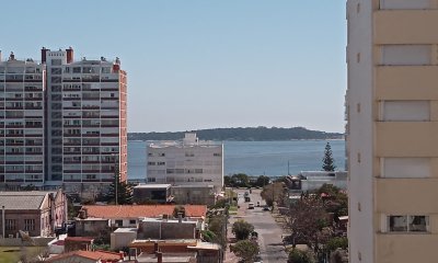 Venta Apartamento de 2 dormitorios en Parada 2 de Playa Brava con Vista al mar