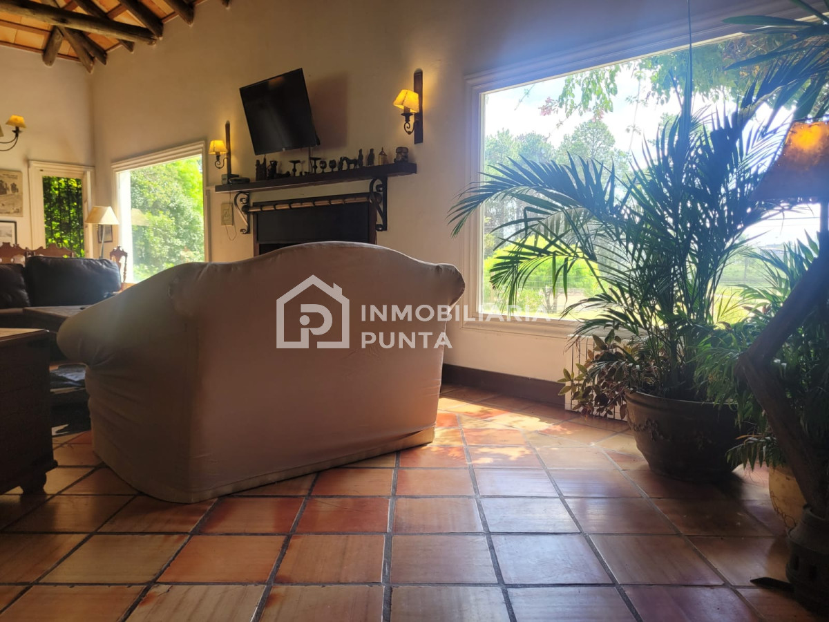 https://ri.com.uy/f/262/1/1200/0/0/0/59c00484f0ab7de58483a21dff26247e.jpg