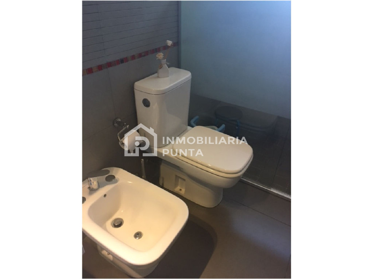 https://ri.com.uy/f/262/1/1200/0/0/0/6764d65b7e013e775b5f154a498a360d.jpg