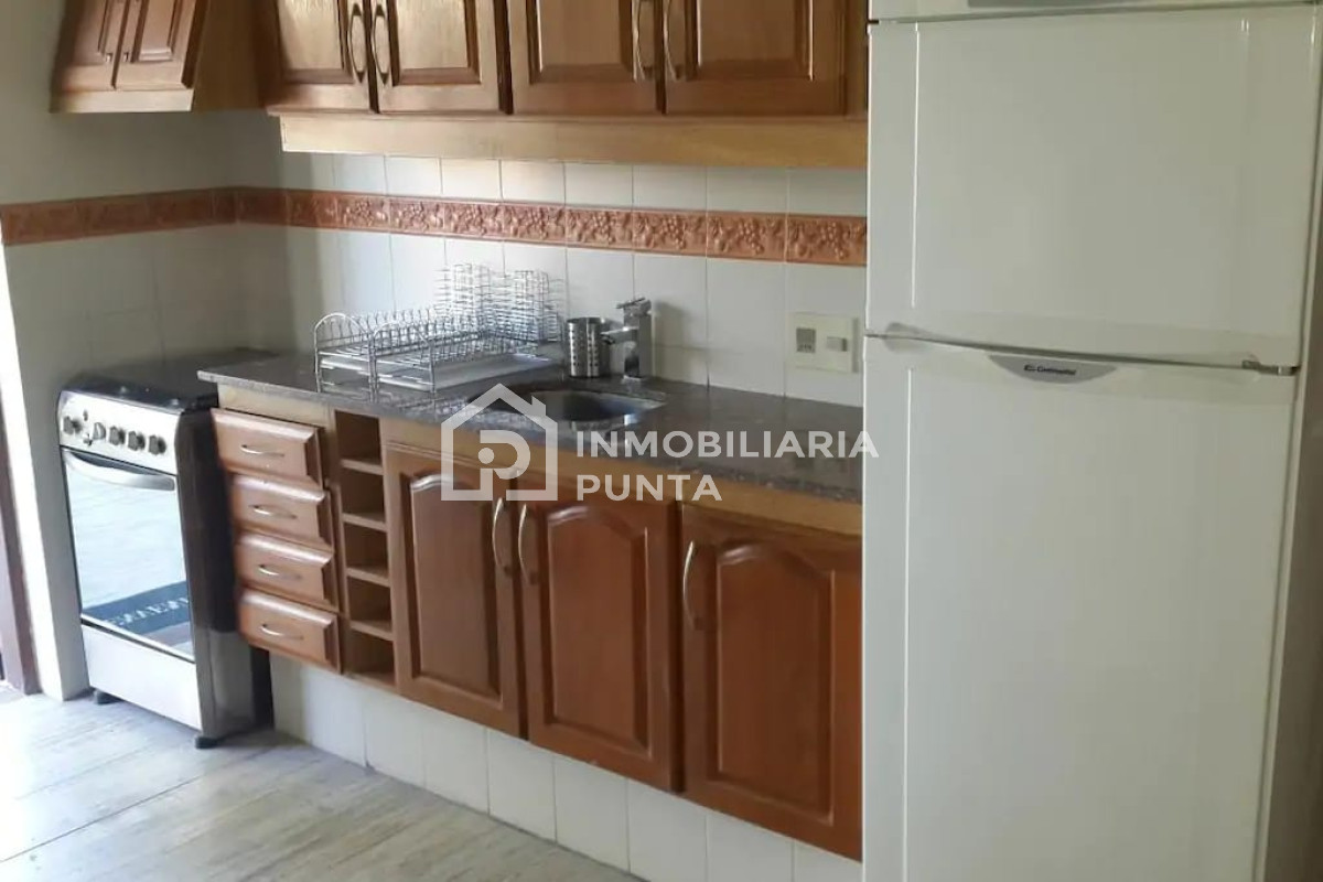 https://ri.com.uy/f/262/1/1200/0/0/0/6b492f2e6ac14cb60df29b992e32597d.jpg