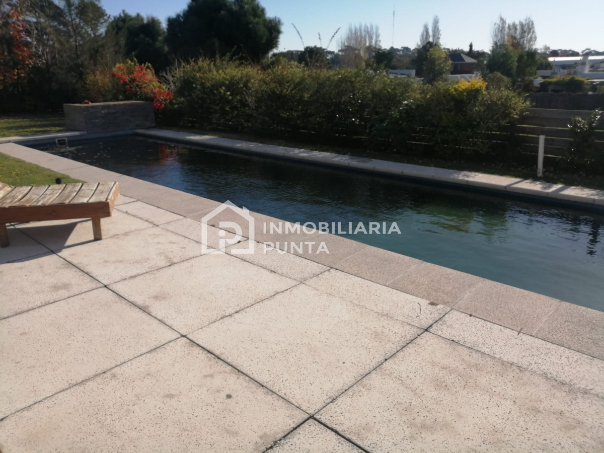 https://ri.com.uy/f/262/1/1200/0/0/0/7d176d3b8f34bb608d1002ae56658892.jpg