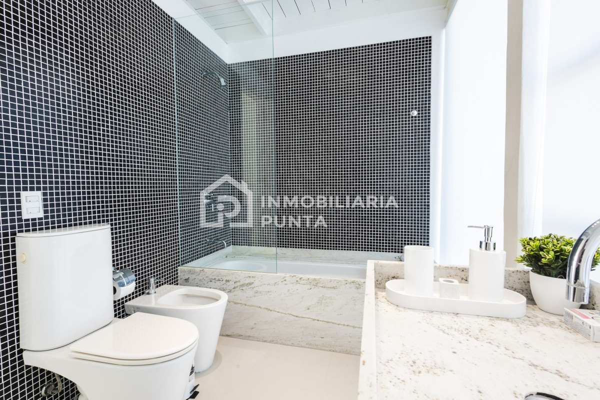 https://ri.com.uy/f/262/1/1200/0/0/0/87c24cb6bfa46b06c110f7b55b614f78.jpg