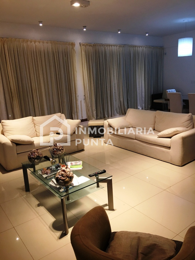 https://ri.com.uy/f/262/1/1200/0/0/0/a8aaa05d1ef38177ddd8cbebf88aed47.jpg