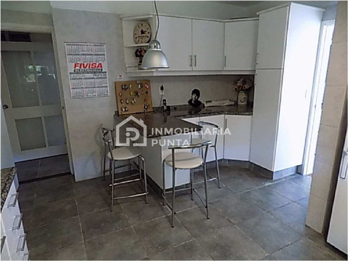 https://ri.com.uy/f/262/1/1200/0/0/0/d6233e588b13067b2ae41feb0d89a051.jpg