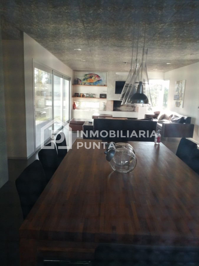 https://ri.com.uy/f/262/1/1200/0/0/0/e53a1503bfe3848a0c0b3d3459bcc8c4.jpg