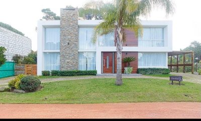 Hermosa casa en Boulevard Park