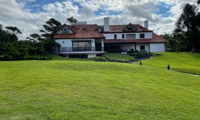 ESPECTACULAR CASA EN BARRIO GOLF