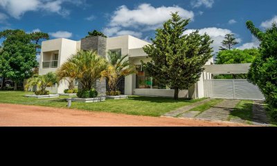 Espectacular casa en Exclusivo barrio privado