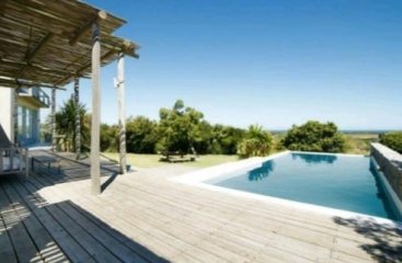 Venta y alquiler temporal Casa de 3 dormitorios en Jose Ignacio con piscina
