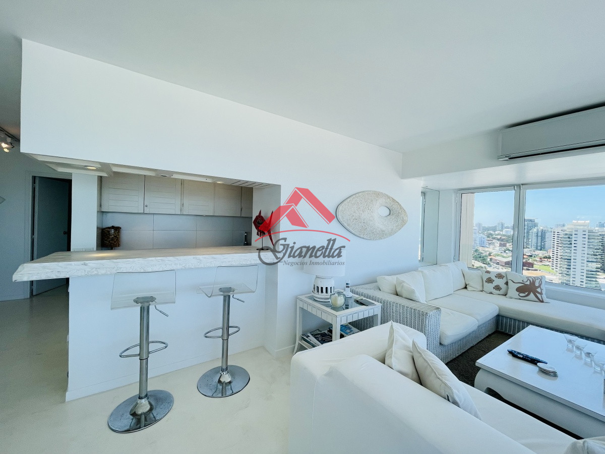 Apartamento ID.1987 - Alquiler temporario de maravilloso departamento piso alto de tres dormitorios, Peninsula, Punta del Este