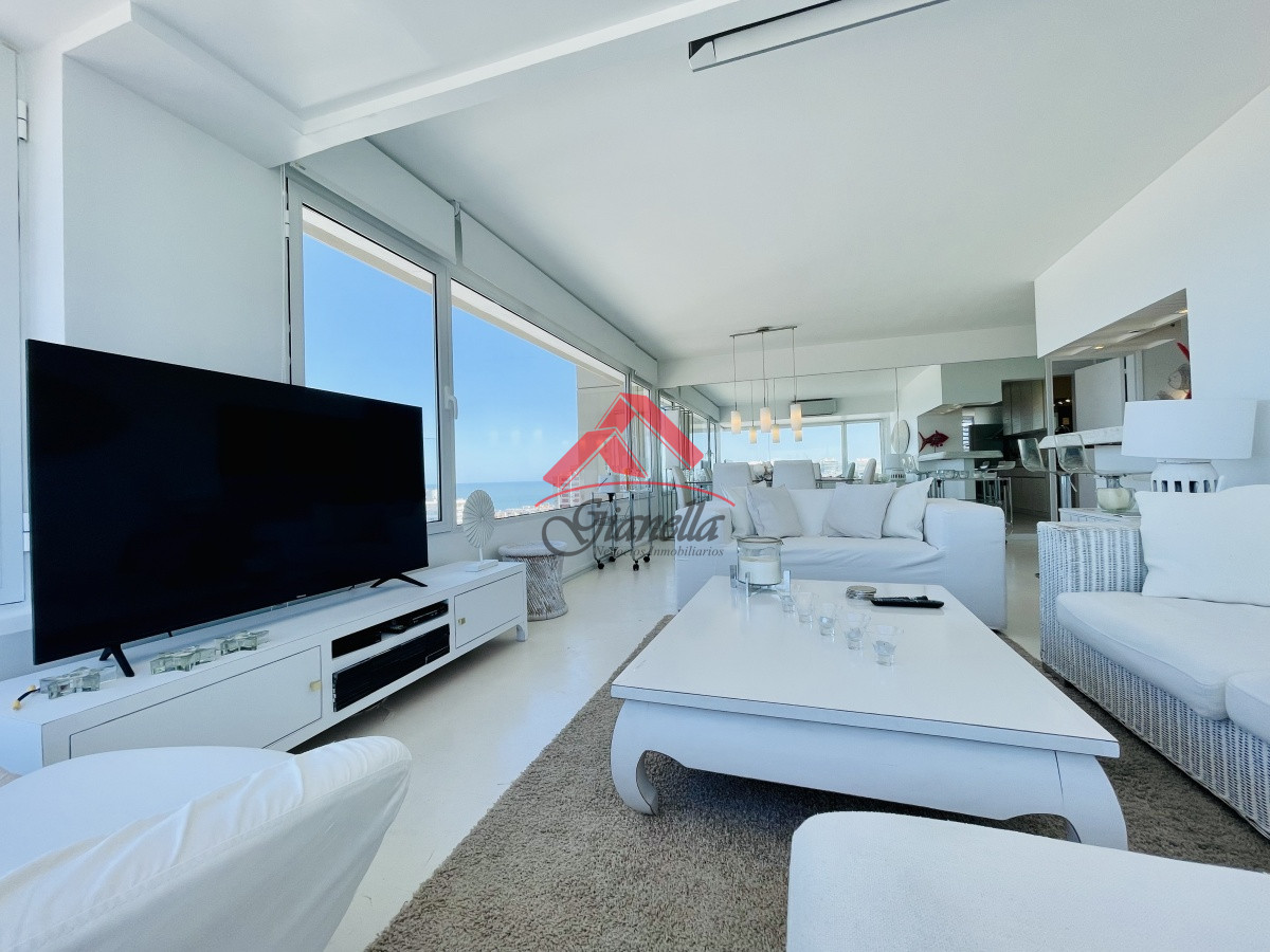 Apartamento ID.1987 - Alquiler temporario de maravilloso departamento piso alto de tres dormitorios, Peninsula, Punta del Este