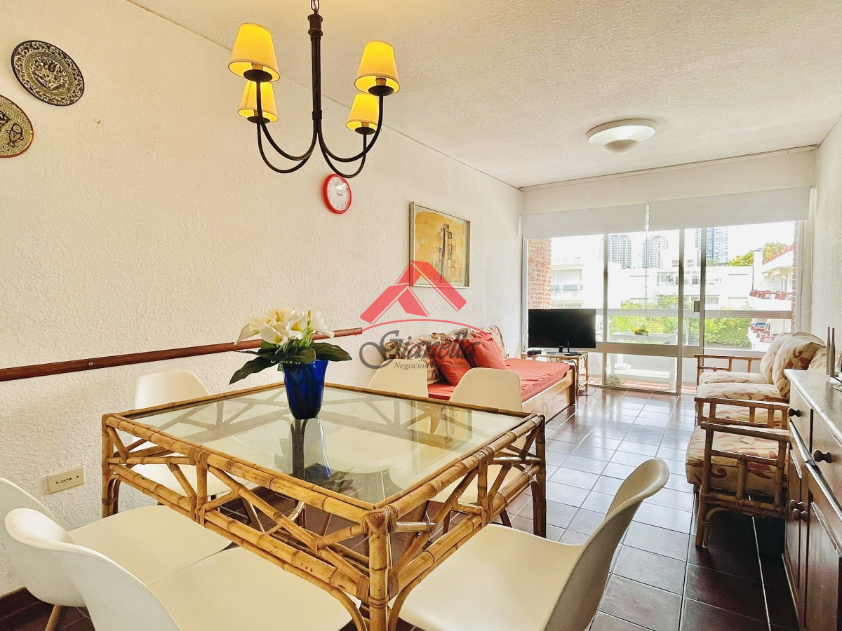 Apartamento ID.2236 - Apartamento de 2 Dormitorios en Aidy Grill a Pocos Metros de Playa Brava - Venta