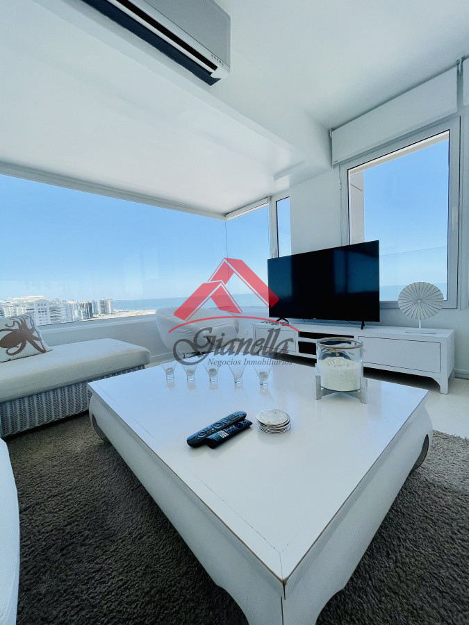 Apartamento ID.1987 - Alquiler temporario de maravilloso departamento piso alto de tres dormitorios, Peninsula, Punta del Este