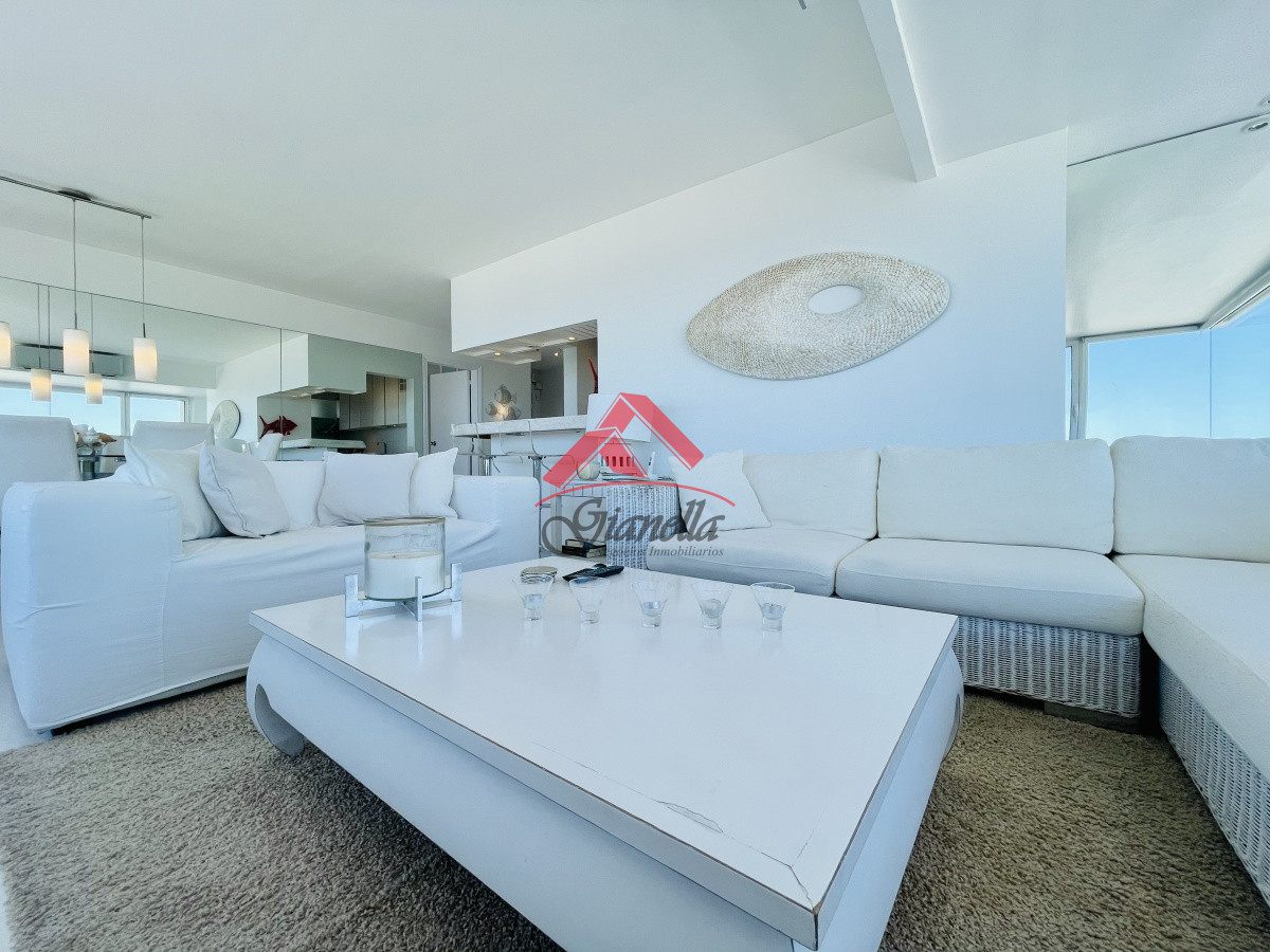 Apartamento ID.1987 - Alquiler temporario de maravilloso departamento piso alto de tres dormitorios, Peninsula, Punta del Este