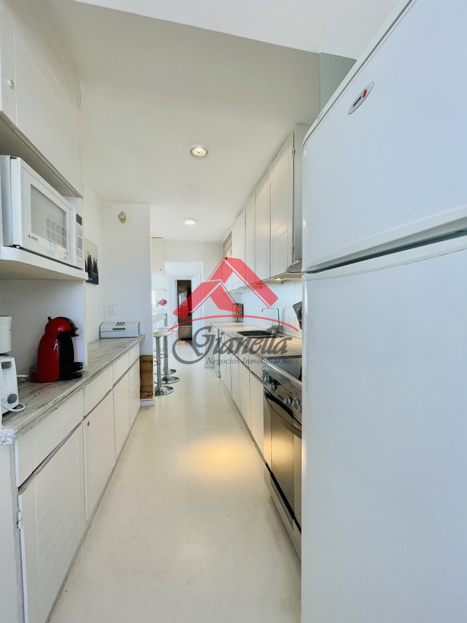 Apartamento ID.1987 - Alquiler temporario de maravilloso departamento piso alto de tres dormitorios, Peninsula, Punta del Este