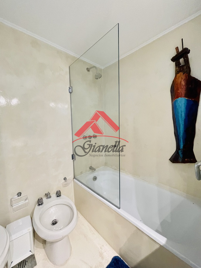 Apartamento ID.1987 - Alquiler temporario de maravilloso departamento piso alto de tres dormitorios, Peninsula, Punta del Este